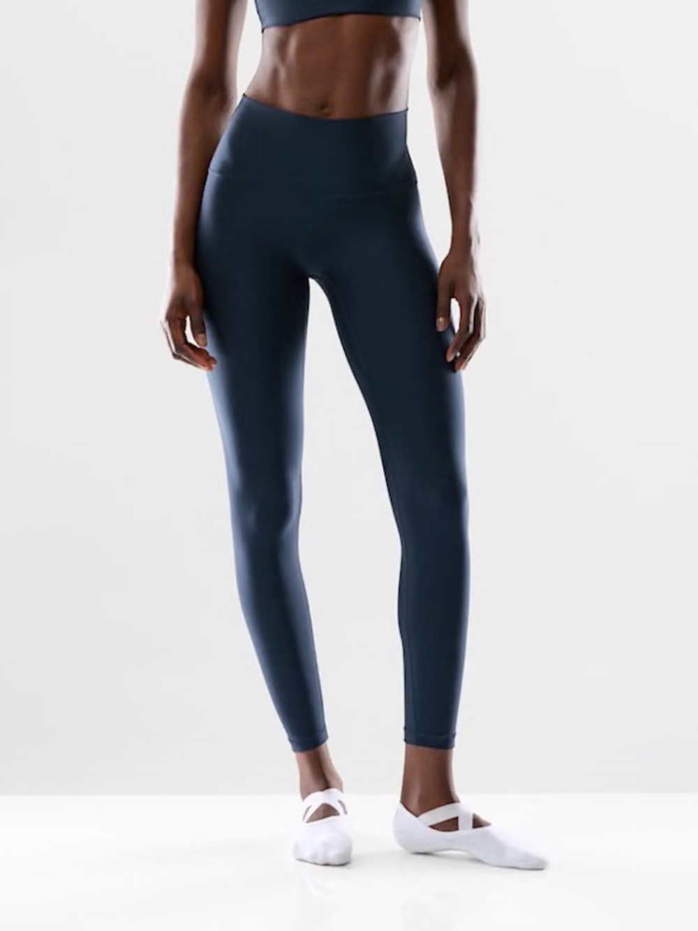 Aritzia GloTone™ Cheeky Infinite Hi-Rise 26" Legging Size 8